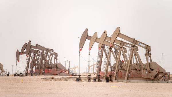 Oil Prices Steady After Loss as US Debt Talks Take Center Stagedfd