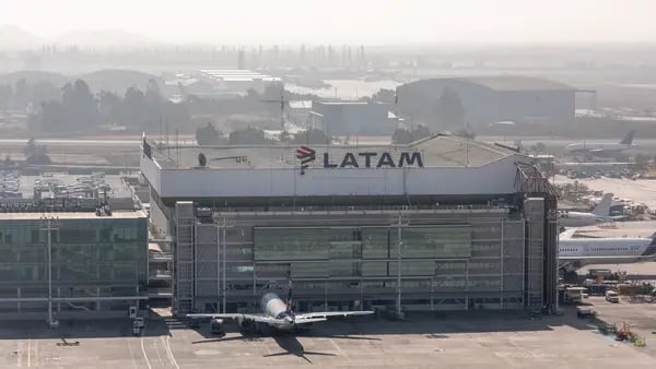 Latam Airlines está más fuerte financieramente y en busca de oportunidades, según su CEOdfd