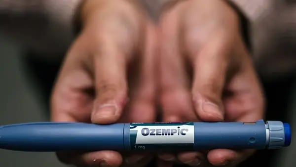 Aumento de falsificaciones de Ozempic revela el lado oscuro del frenesí por perder pesodfd