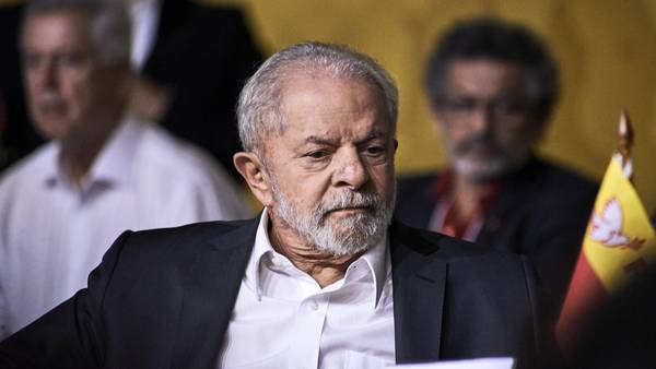 Lula: reforma tributária deve desonerar produção e onerar patrimôniodfd