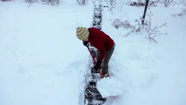 El derretimiento de la nieve de Nueva York crea riesgo de inundacióndfd
