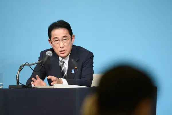 Bomba dirigida ao primeiro-ministro japonês Fumio Kishida confunde o momento das eleições e a jogada do BoJ