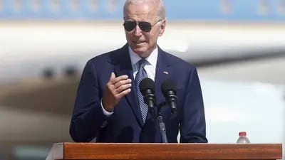 El presidente de EE.UU., Joe Biden, habla durante una ceremonia de llegada al Aeropuerto Internacional Ben Gurion en Tel Aviv, Israel, el miércoles 13 de julio de 2022. Fotógrafo: Kobi Wolf/Bloomberg