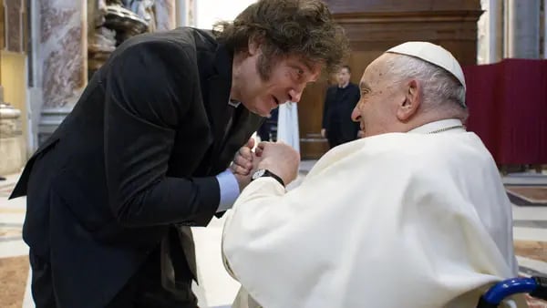 El dúo de poder argentino se reúne en el Vaticano después de intercambiar insultosdfd