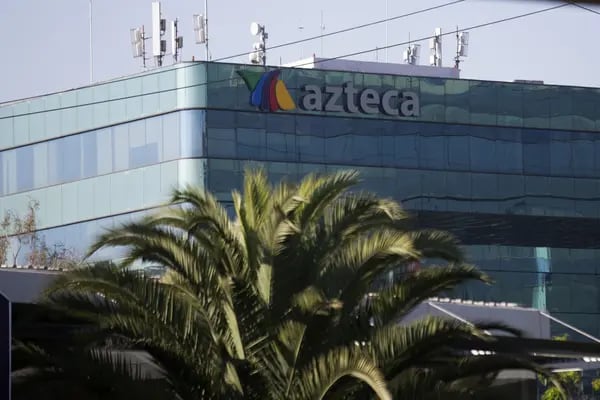 TV Azteca incumplió el pago de US$400 millones de bonos en dólares en 2021 y desde entonces ha estado negociando con los acreedores