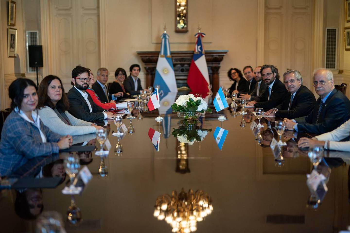 El presidente chileno mantuvo una agenda intensa en el inicio de su paso por Buenos Aires