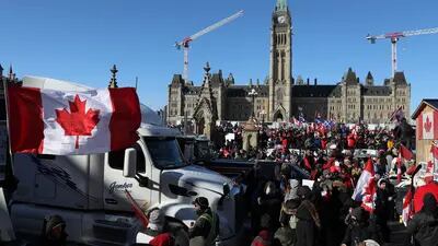 Manifestantes cerca del Parlamento en Ottawa, Canada.