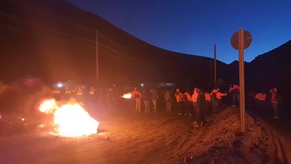 Mineros iniciaron huelga el 9 de agosto de 2021 en mina de cobre de Caserones, en Chile.