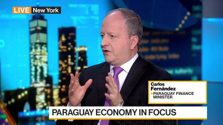 El Ministro de Economía y Finanzas, Carlos Fernández, dice que Paraguay consideraría la inversión china para desarrollar su incipiente industria del hidrógeno verde.Fuente: Bloombergdfd