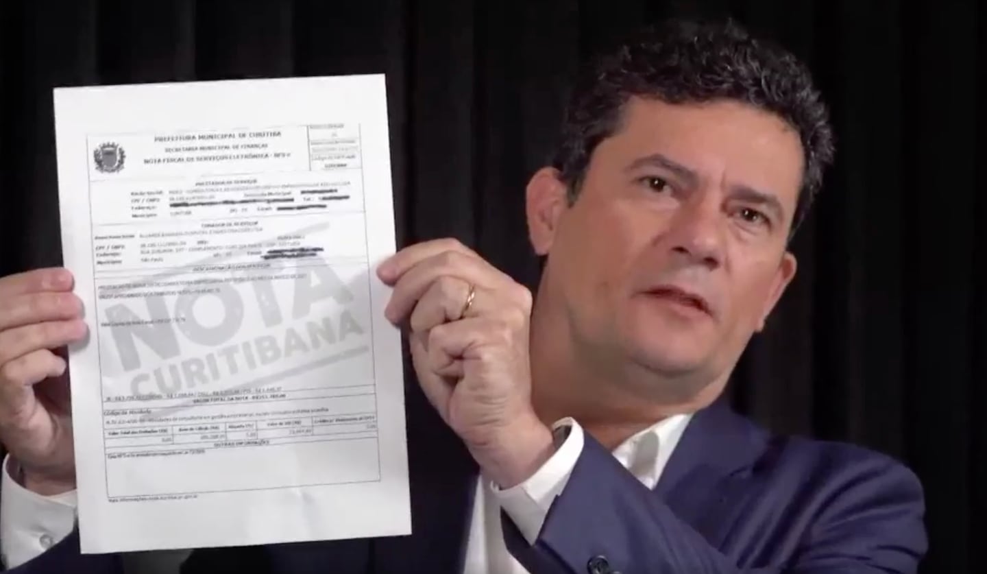Moro exibe nota fiscal de parte dos pagamentos que recebeu da Alvarez & Marsal, como consultor