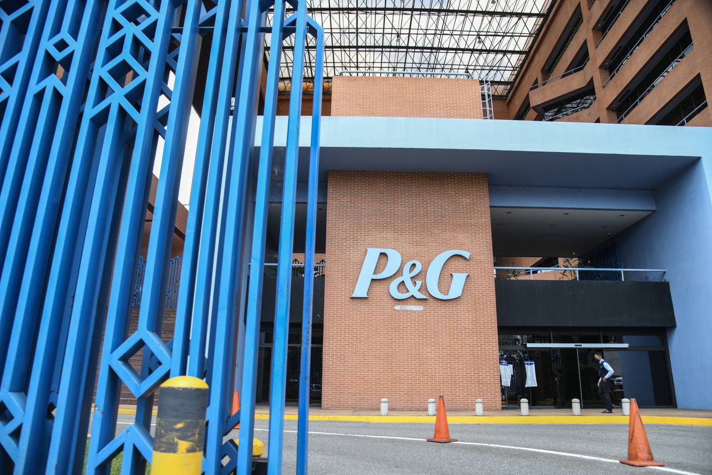 La entrada de la Torre P&G donde se instaló el nuevo Wave Tech Hub en Caracas.Fotógrafo: Carolina Cabral/Bloombergdfd