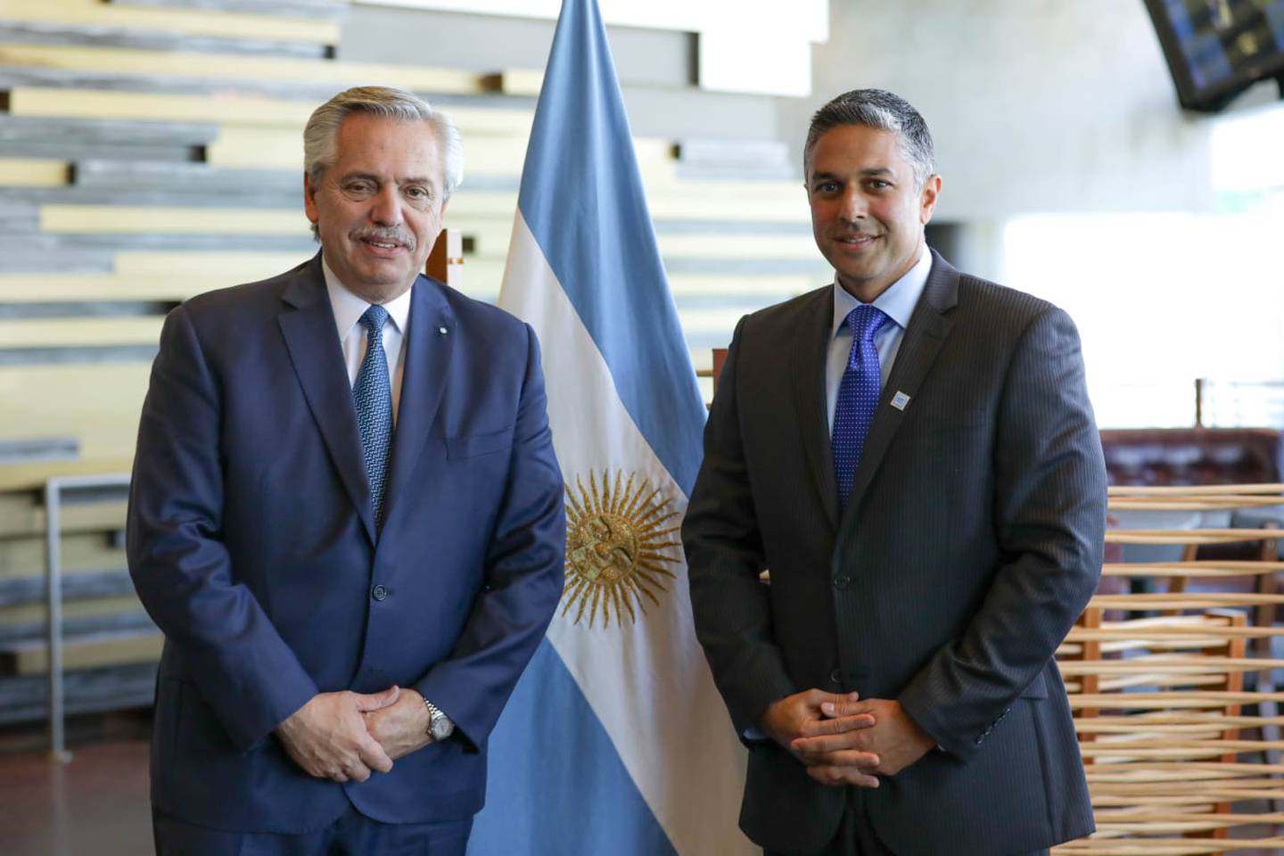 El presidente de General Motors Internacional confirmó la inversión ante el presidente argentino
