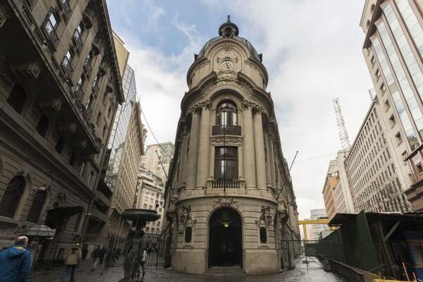 Regulador chileno suspende a STF Capital por “graves deficiencias”dfd