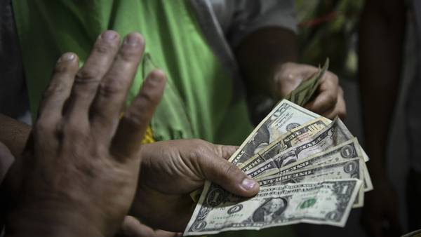 Promedio salarial en el sector privado venezolano ha aumentado 49% en un añodfd