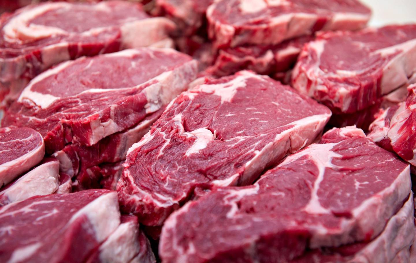 Para garantir o atendimento do mercado interno e externo, a produção de carne precisará aumentar 35% entre 2020 e 2030. Esse aumento só será possível com um incremento de 45% na produtividade média da pecuária brasileira