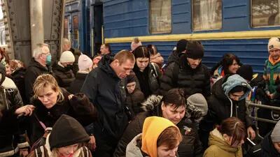 Movimento na estação de trem de Lviv-Holovnyi