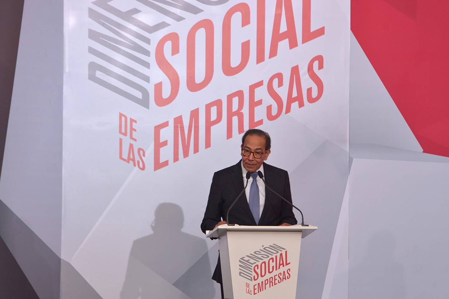 Carlos Salazar Lomelín, presidente del Consejo Coordinador Empresarial (CCE), durante un discurso en la Ciudad de México (Foto: CCE).