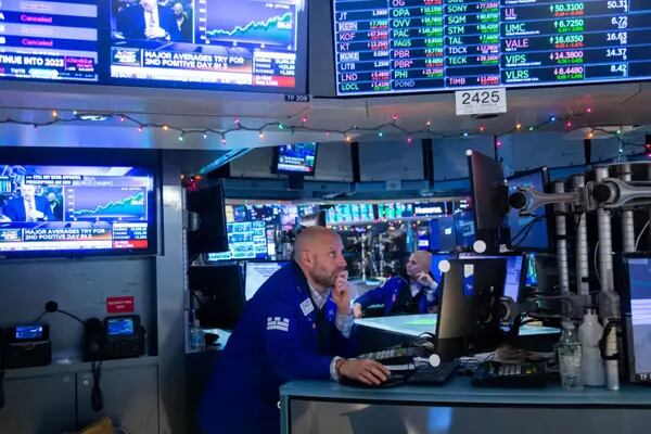 Trader na NYSE, a Bolsa de Nova York: investidores observam impacto da inflação sobre os resultados das empresas