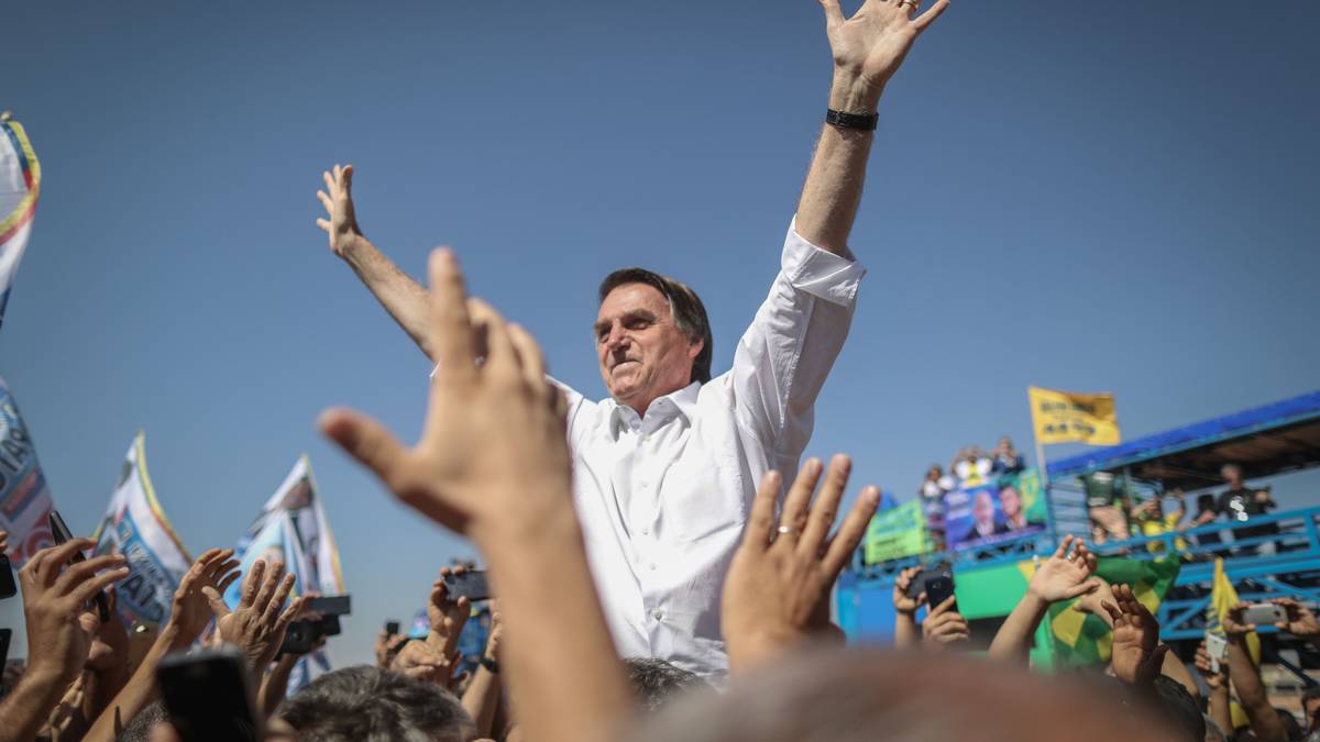 Gurú político de presidente Bolsonaro fallece a los 74 años