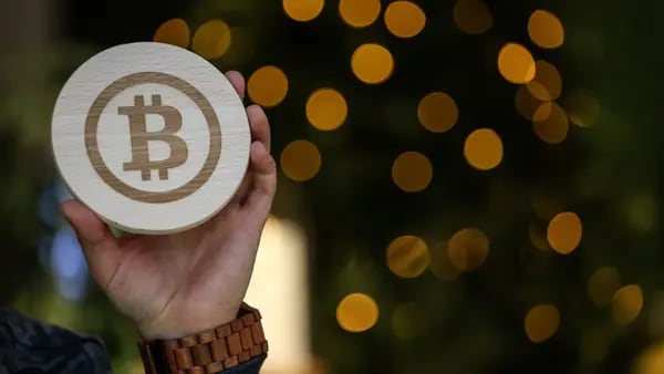 El bitcoin pone a la vista los US$40.000 tras duplicarse en un año caóticodfd