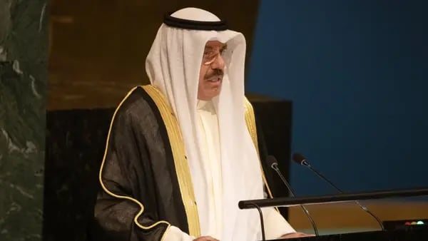 Kuwait nombra nuevos ministros de Petróleo y Defensa en su último gabinetedfd