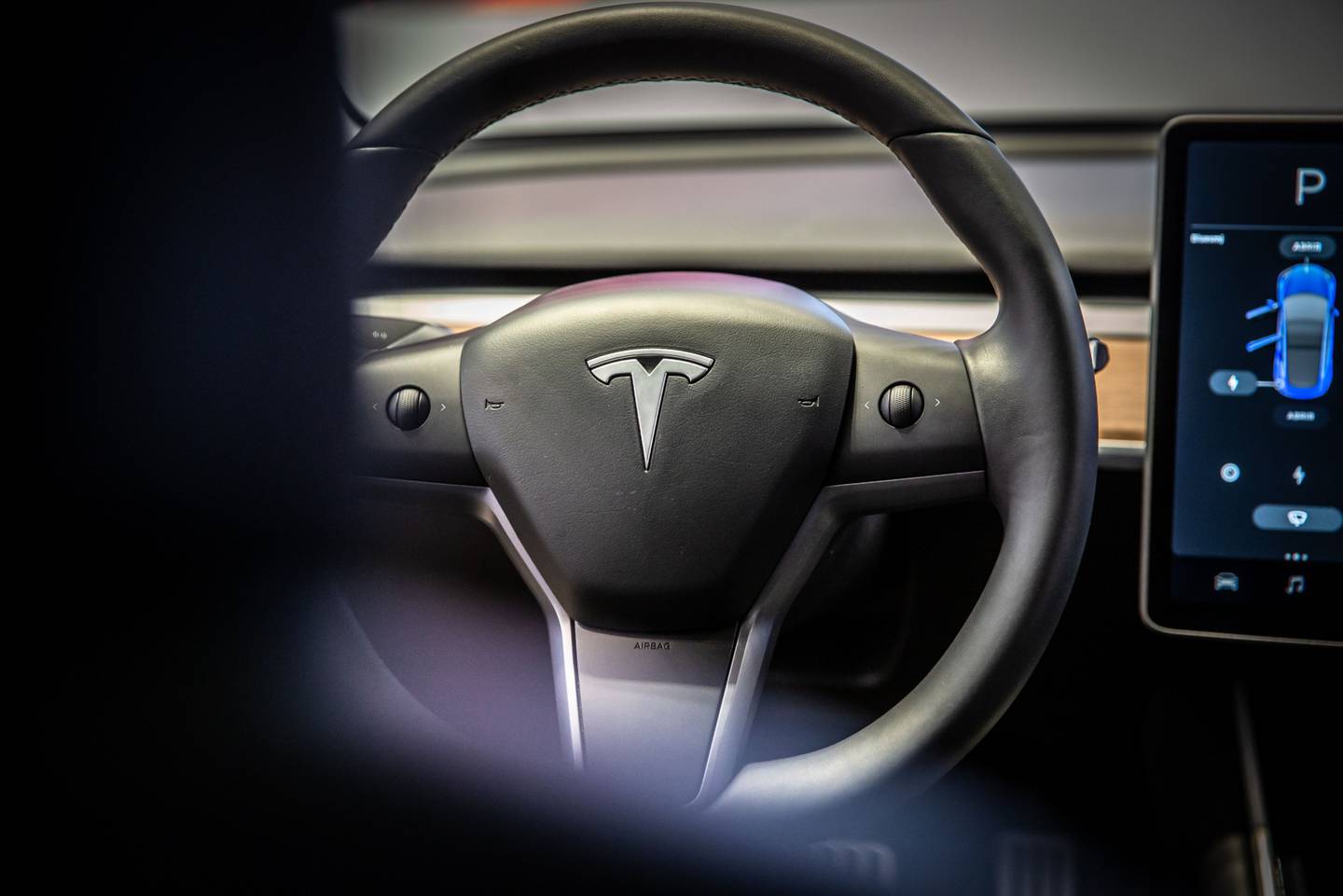 Un Tesla Inc. Modelo 3 en la tienda de Tesla en Barcelona, España, el jueves 11 de julio de 2019.