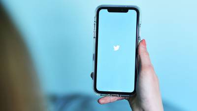 Twitter resuelve carga de contenido tras reportes de caídadfd
