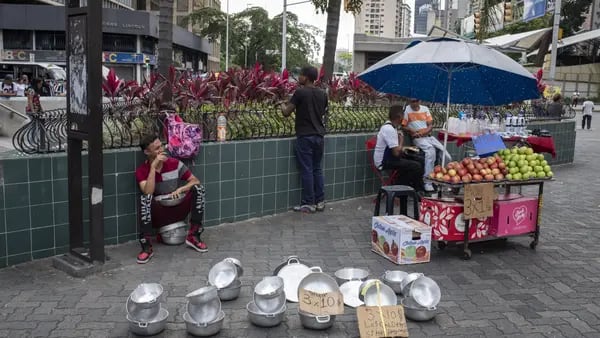 La falta de ajuste salarial en Venezuela marca un significativo retroceso en el gasto públicodfd