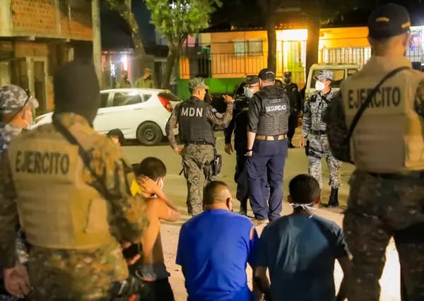 Detenciones en El Salvador por ola de homicidios, sábado 26 de marzo. Foto: Ministerio de la Defensa Nacional de El Salvador | @DefensaSV