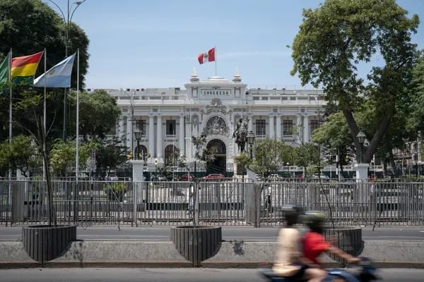 El edificio del Congreso de la República en Lima, Perú, el lunes 3 de abril de 2023. Fotógrafa: Angela Ponce/Bloomberg