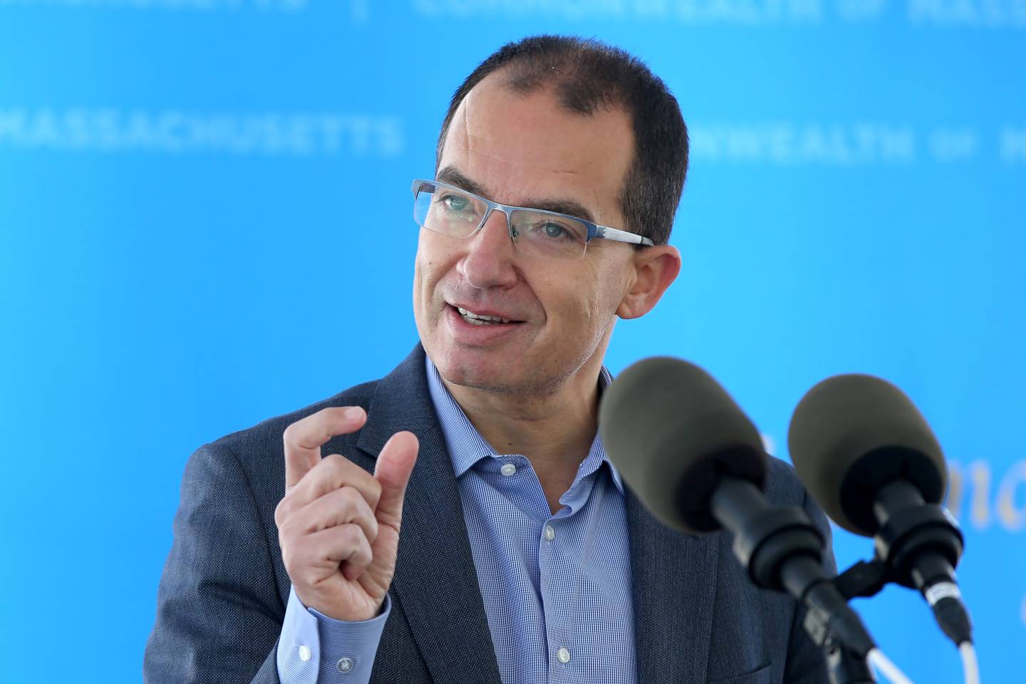 CEO da Moderna, Stephane Bancel, previu uma “queda material” na eficácia das vacinas existentes