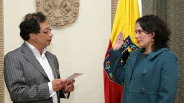 María Constanza García Alicastro, nueva viceministra de infraestructuradfd