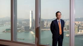 Fuga da China: UBS é o terceiro banco global a perder chefe somente este mês