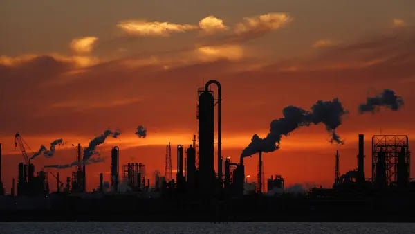 Últimos acuerdos de Exxon y Chevron revelan por qué se acabaron los días de petróleo fácildfd
