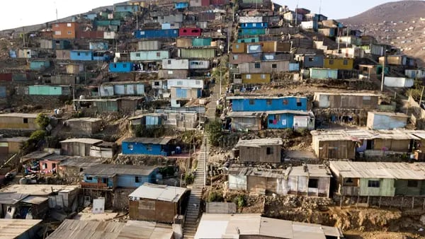 Pobreza multidimensional de Colombia bajó a 12,9% en 2022: ¿a cuántos afecta?dfd