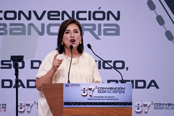 Xóchitl Gálvez, candidata a la presidencia de México por la coalición Fuerza y Corazón por México, 87 Convención Bancaria, 19 de abril de 2024