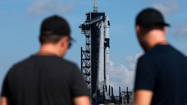 SpaceX lanza una tripulación de astronautas privados a la Estación Espacialdfd