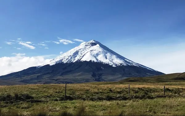 El Cotopaxi, de Ecuador, es el segundo volcán activo más alto del mundo.