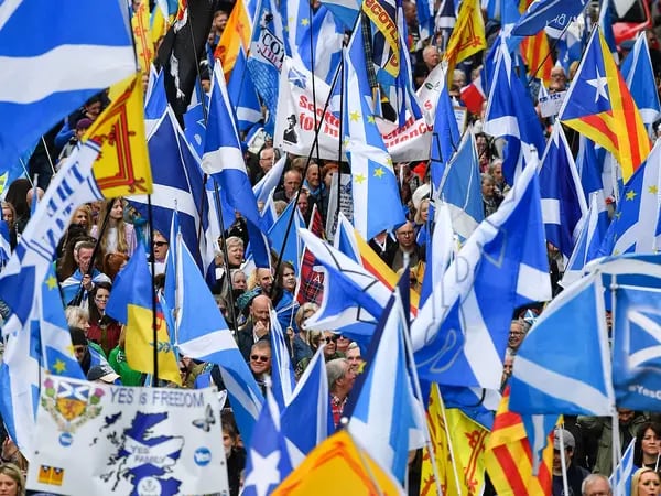 Todos bajo una misma pancarta: la marcha independentista se celebra en el centro de Glasgow