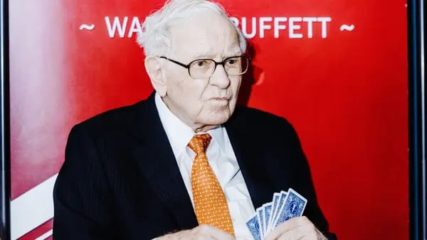 Buffet reduce su participación en Apple y deja de invertir en Paramount: las razonesdfd