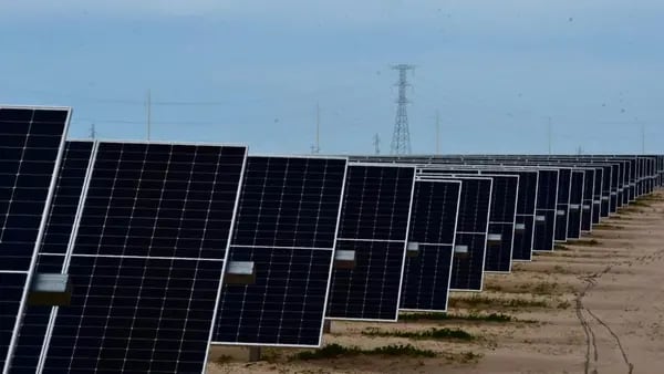 AMLO inaugura primera etapa de la planta solar más grande de Américadfd
