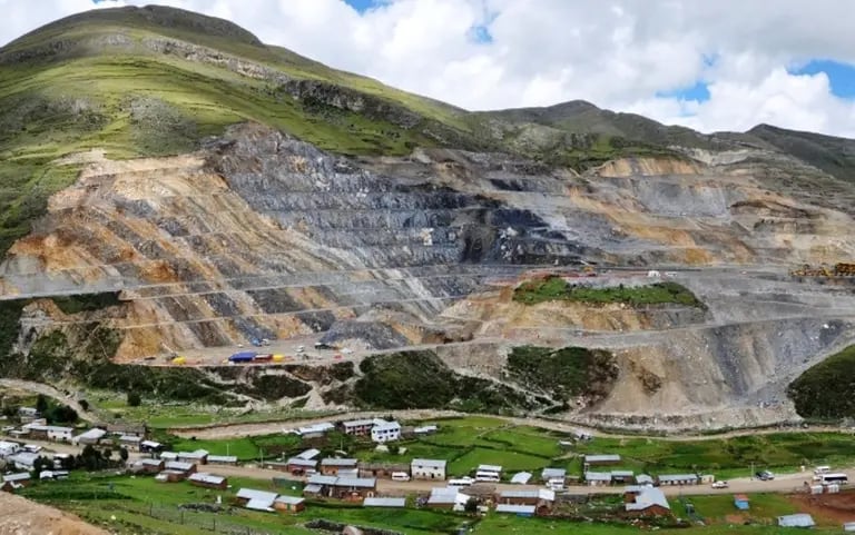 Operadores de cobre perciben riesgo de suministro por Las Bambas y otras minas.dfd