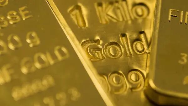 Ouro supera US$ 2.100 com a expectativa de corte de juros nos EUAdfd