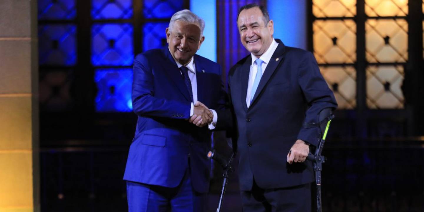 Los mandatarios de México, Andrés Manuel López Obrador y de Guatemala, Alejandro Giammattei Falla brindaron una declaración conjunta.dfd