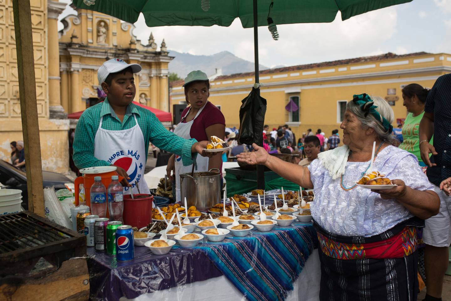 Fundesa y la REI establecerán programas para fortalecer los negocios de grupos indígenas en Guatemala.