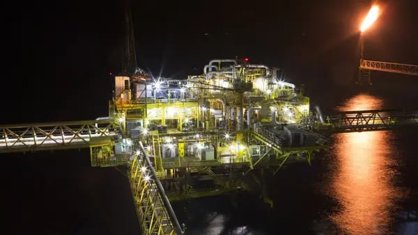 Pemex aumenta exportaciones de petróleo en febrero pese a menos produccióndfd
