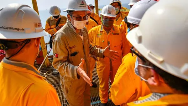 Sindicato petrolero demanda 9,5% de aumento salarial a Pemexdfd