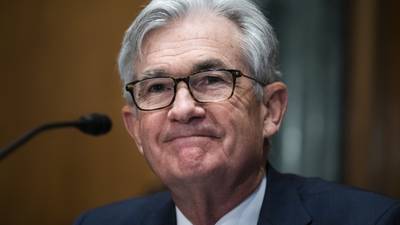 Powell: Aumentos adicionais de juros devem estar na mesa nas próximas reuniõesdfd