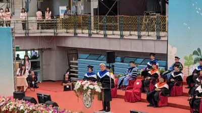 El consejero delegado de Nvidia, Jensen Huang, pronuncia el discurso de graduación en la Universidad Nacional de Taiwán en Taipéi el 27 de mayo. Fotógrafo: Vlad Savov/Bloomberg