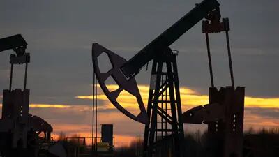Preços do petróleo atingiram uma alta de sete anos em outubro e a demanda agora está acima de 100 milhões de barris por dia